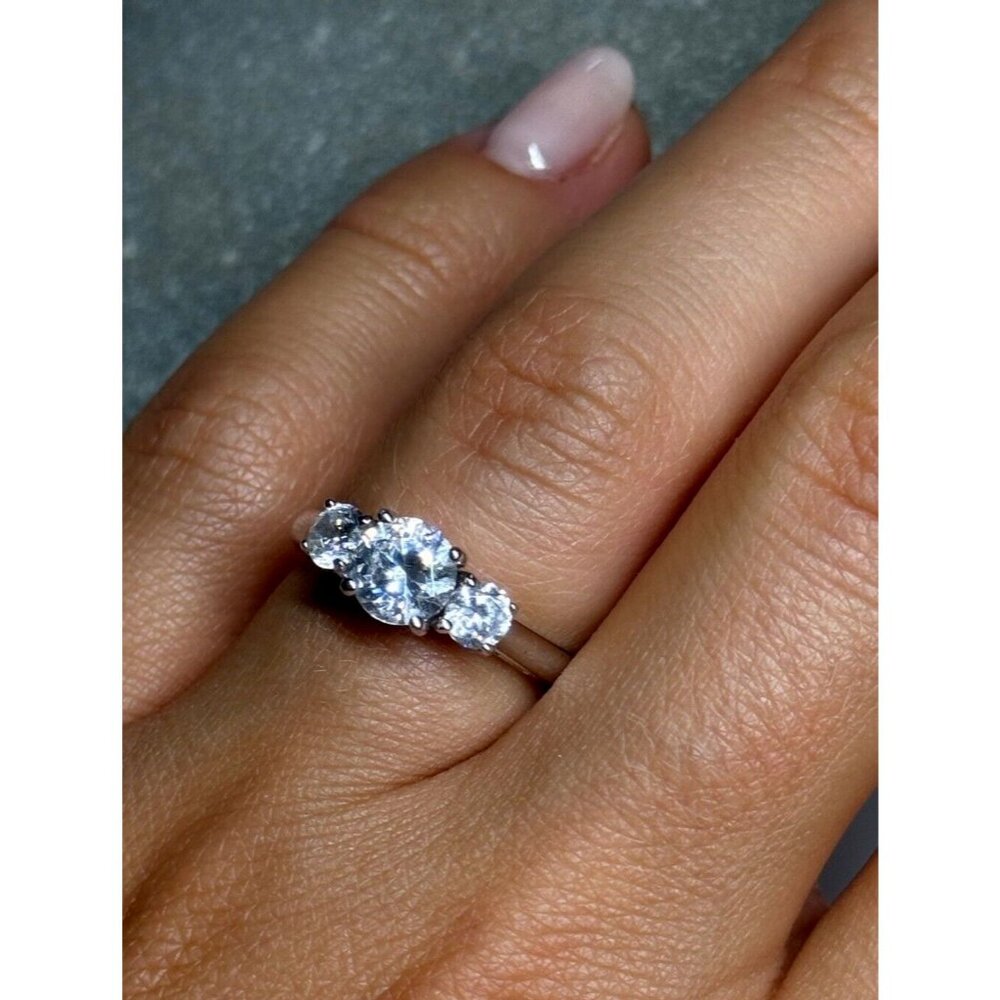 925 STERLING SILVER CZ RING SIZE 6.5